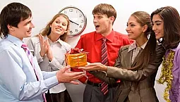 15 meilleures idées de cadeaux pour les collègues