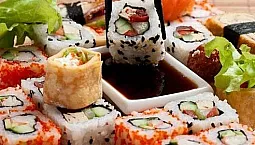 10 meilleures livraisons de sushis et de petits pains à Novossibirsk