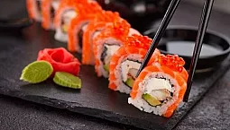 10 meilleurs restaurants de sushis et de petits pains à Saint-Pétersbourg
