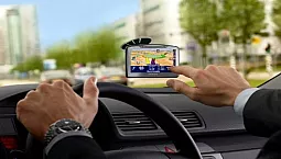 10 conseils pour choisir un navigateur pour votre voiture