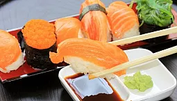 10 meilleures livraisons de sushis et de petits pains à Tcheliabinsk