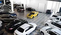 10 meilleurs concessionnaires automobiles à Moscou