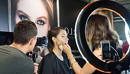 Les 5 meilleures lampes annulaires pour les maquilleurs