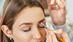 10 meilleures écoles de sourcils à Moscou