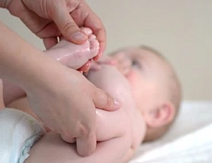 10 meilleures huiles de massage pour bébé