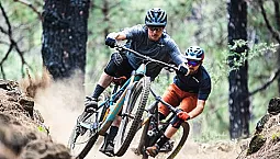 10 meilleurs vélos de montagne de moins de 30 000 roubles