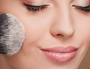 10 meilleures poudres compactes pour le visage