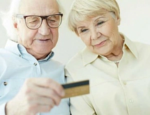 10 meilleures cartes de débit pour les personnes âgées