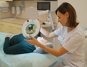 10 meilleures cliniques de cosmétologie à Saint-Pétersbourg