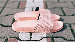 10 meilleures diapositives Adidas pour femmes