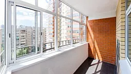 10 meilleures entreprises de vitrage de balcon à Ekaterinbourg