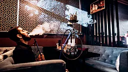 10 meilleurs bars à narguilé à Saint-Pétersbourg