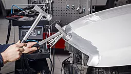 5 meilleures entreprises de réparation de carrosserie à Saint-Pétersbourg