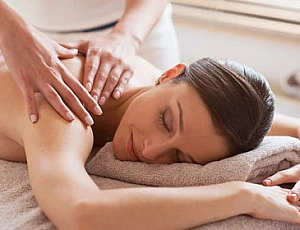 10 meilleurs cours de massage à Saint-Pétersbourg